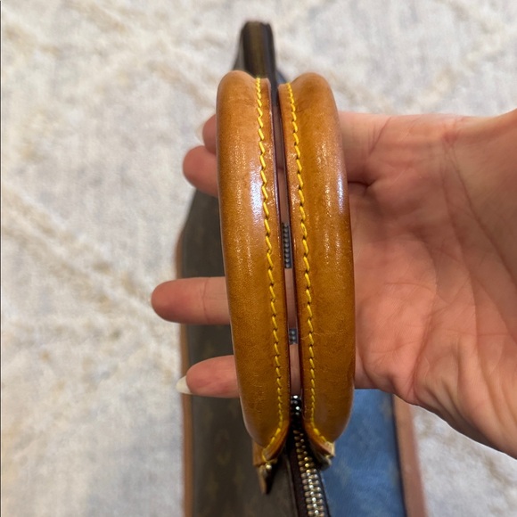 Louis Vuitton Brown Monogram alma Satchel - Picture 4 of 8